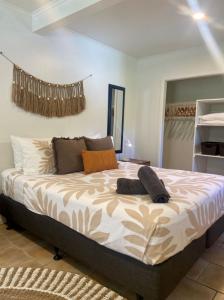 Main kingsize bedroom